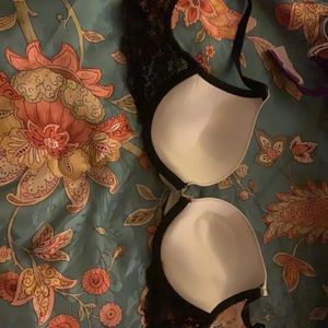 2 BRAND NEW VICTORIA SECRET BRAWS